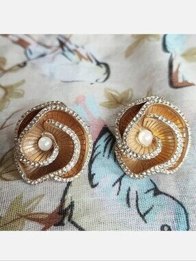 Unsigned Designer Brushed Matte Gold Tone Flower Faux Pearl Clip Earrings Ciner?